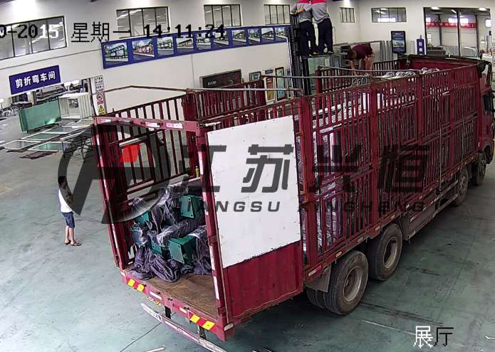 福州候车亭.jpg