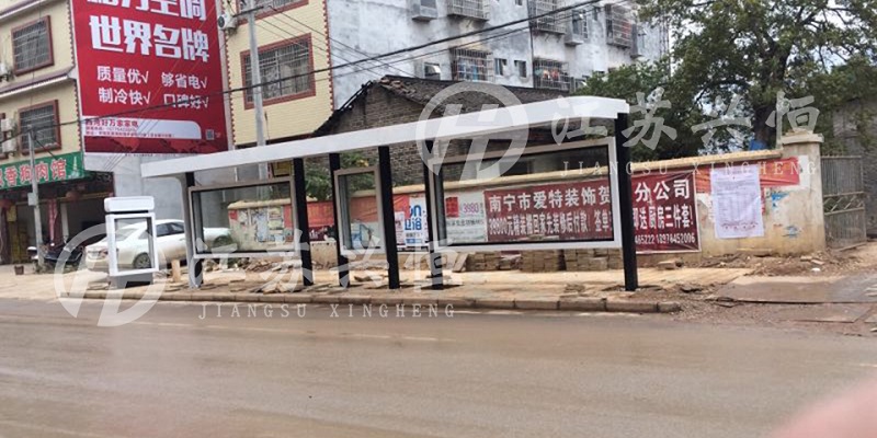 广西贺州候车亭发货案例安装实景图0129.jpg